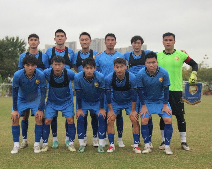  穆謝奎連入兩球?qū)⒈确帜孓D(zhuǎn)，大連鯤城2-1戰(zhàn)勝山西崇德榮海