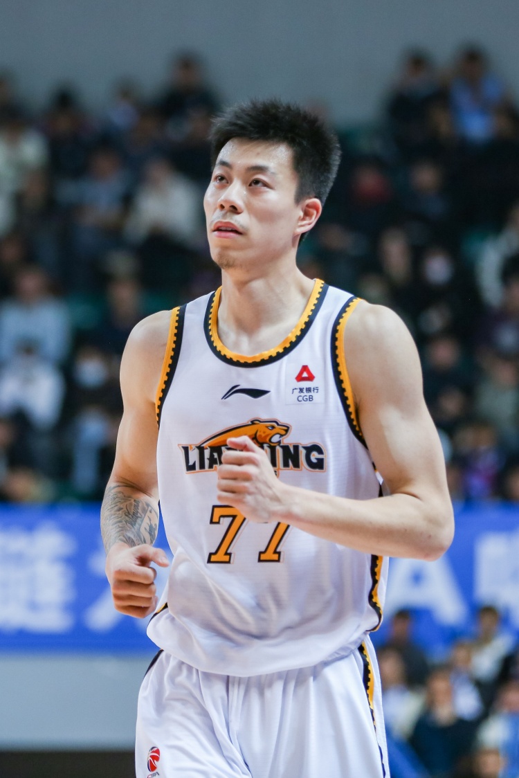  媒體人：張鎮(zhèn)麟、韓德君將因傷缺席今晚對(duì)陣北控的比賽