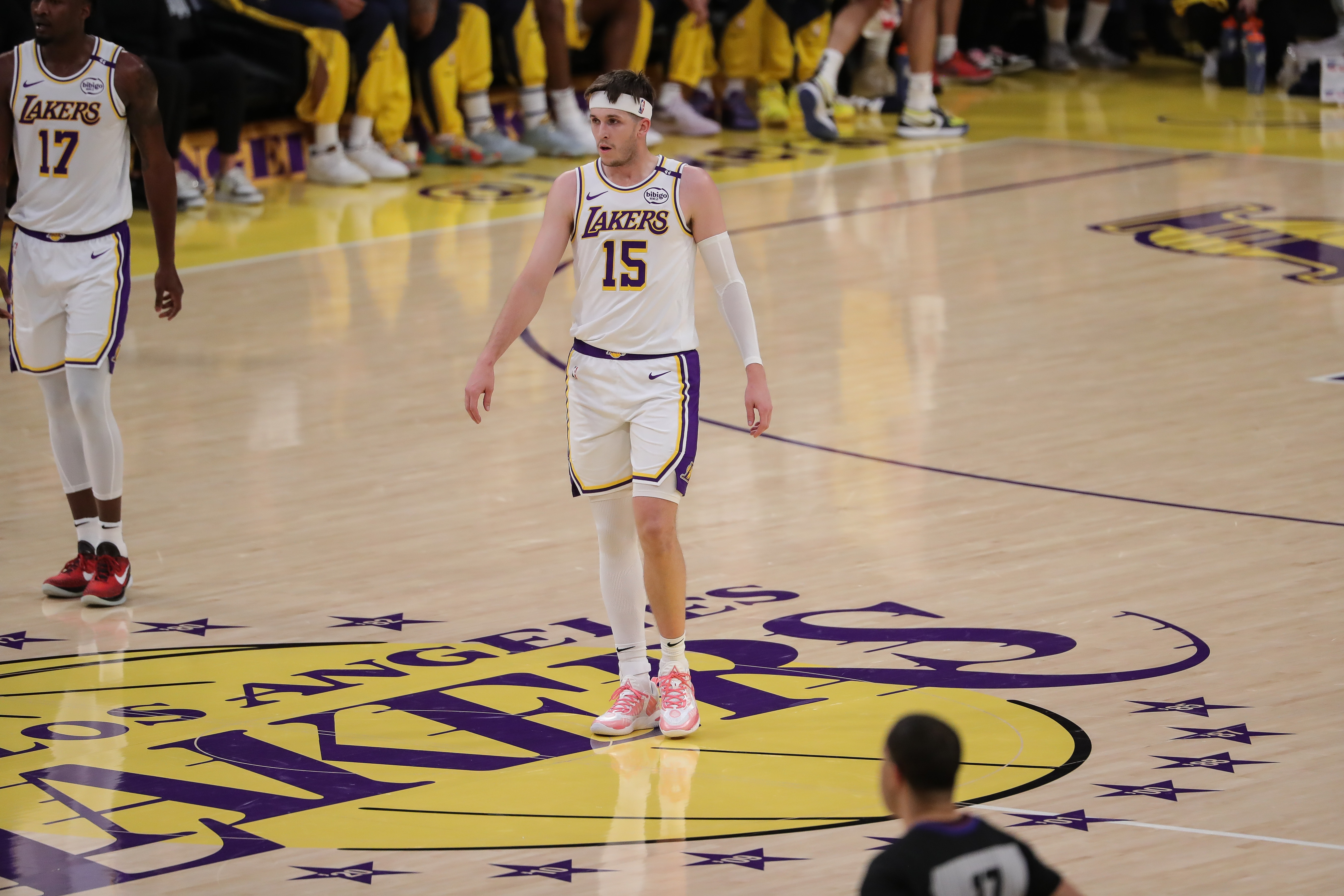  昨天驅(qū)逐憋著火呢！里夫斯21中9砍下32分7助 罰球13中12